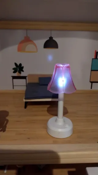 Casa de muñecas con figuras