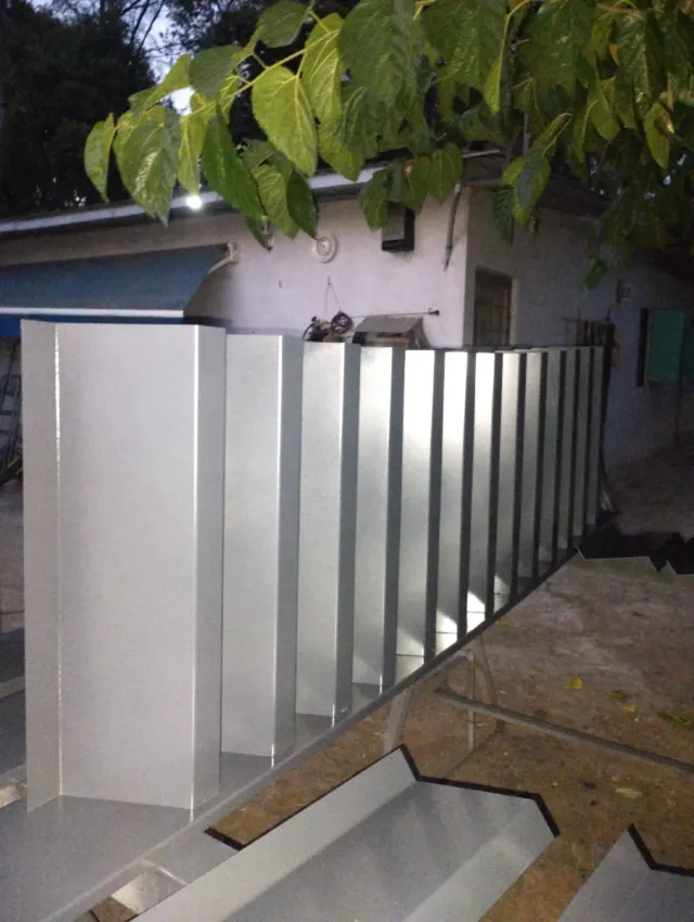 Fabricación de Vallas lama verticales a medida