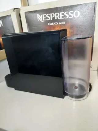 Macchina da caffè Nespresso Krups Essenza Mini nera