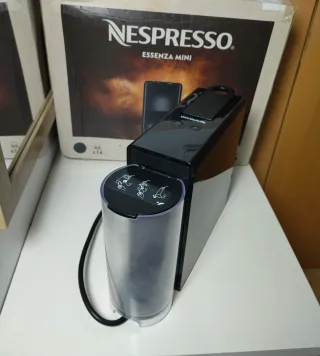 Macchina da caffè Nespresso Krups Essenza Mini nera