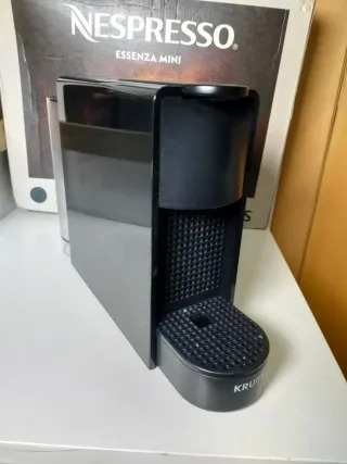 Macchina da caffè Nespresso Krups Essenza Mini nera