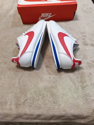 Nike Cortez Blancas y Rojas