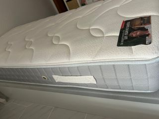 LOTE DE 1 COLCHON  Y 1 CANAPE CON REGALO DE FUNDAS