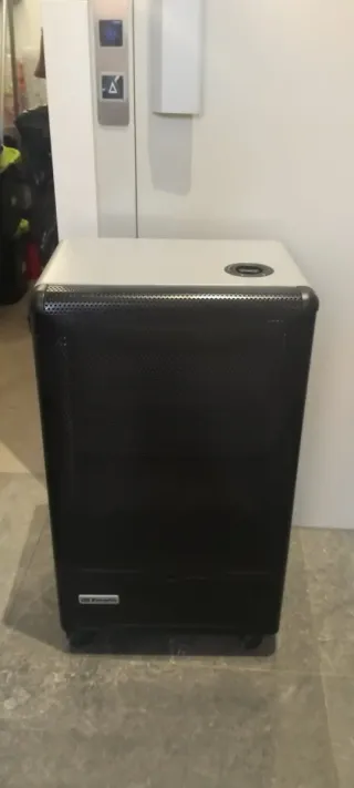 Estufa Overgozo Negra/Plateada