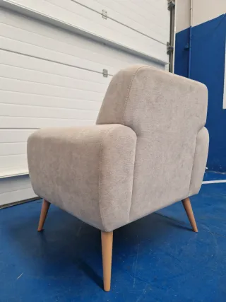 Butaca de tela beige