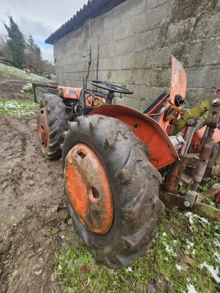 Tractor Agria