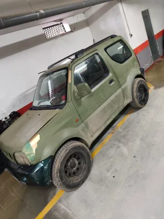 Suzuki Jimny 4x4 Toyota land Rover Mitsubishi