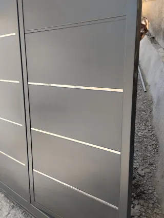 Puerta metálica a medida PRESUPUESTO SIN COMPROMIS