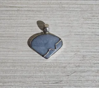 Colgante azul con plata