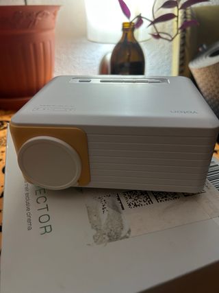 Proyector Yoton Y3 Blanco y Amarillo
