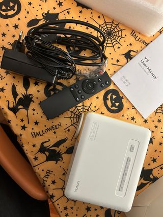 Proyector Yoton Y3 Blanco y Amarillo