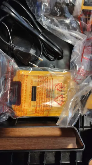 Taladro Percutor batería DeWalt DCD795D2 ORIGINAL