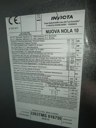 Estufa de pellets Invicta Negra,