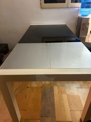 Mesa de comedor extensible de hierro y cristal