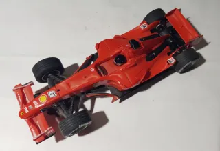 Scalextric Compact Ferrari 1:43 F1