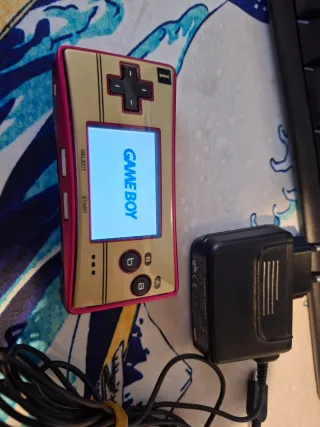 Game Boy Micro Oro/Rosa + Cargador