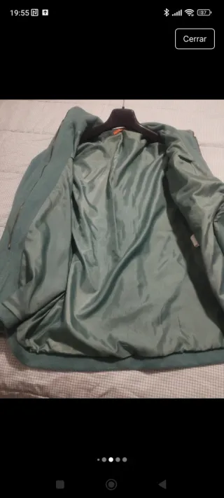 Chaquetón verde con cordón ajustable