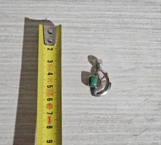 Colgante plata con piedra verde
