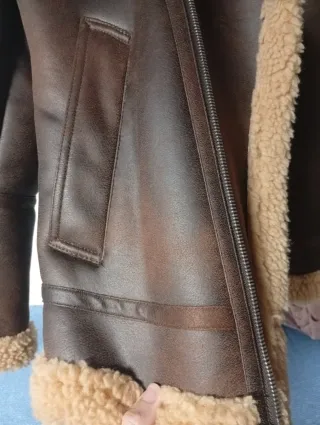 Chaqueta/cazadora de cuero borreguillo Zara