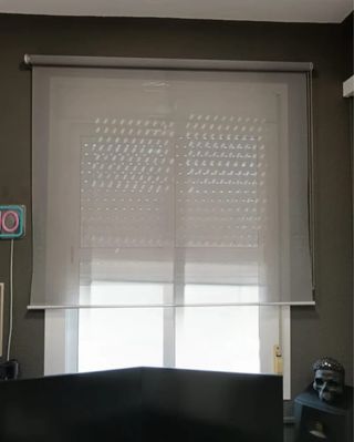 store  gris y blanco