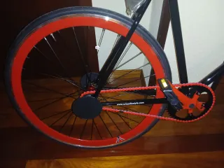 Bici Urbana Fixie Negra y Roja