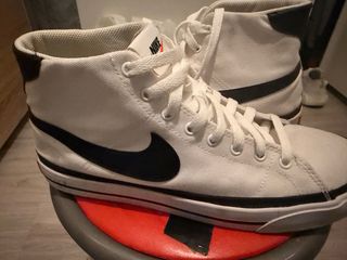 Zapatillas Nike Blancas y Negras