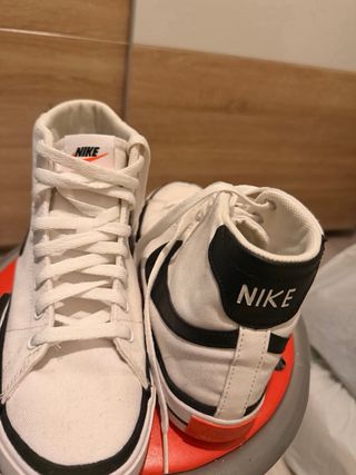 Zapatillas Nike Blancas y Negras