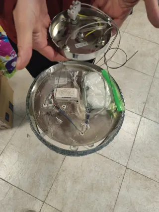 Lámpara colgante de cristal y metal