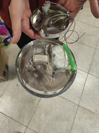 Lámpara colgante de cristal y metal