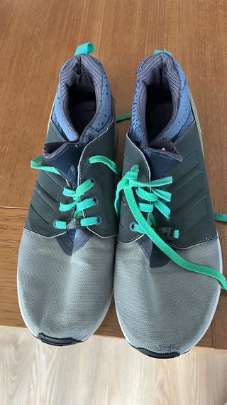 Deportivas Hombre Grises y Verdes