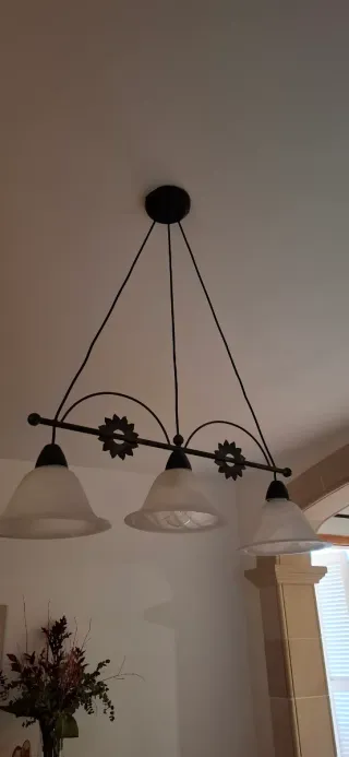Lámpara colgante 3 luces. Estilo rústico.