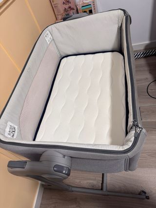 Cuna Colecho Chicco Next2Me Gris