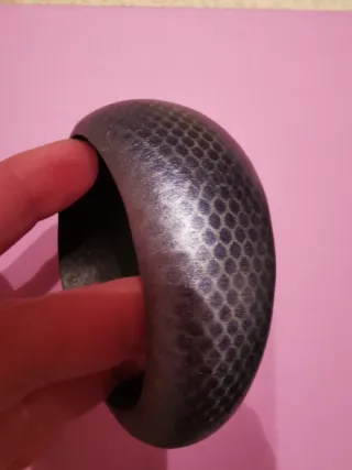 Pulsera Brazalete Diseño Floral y Hojas, talladas