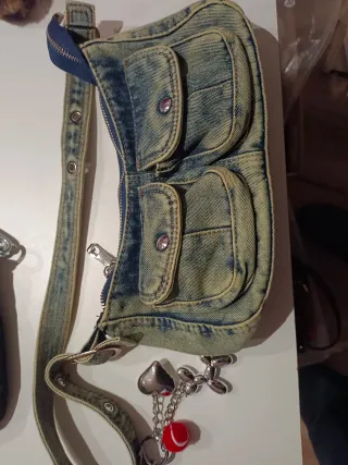 Foto 1 =10€. Foto 2 =25€. Foto 3=39€ foto 4=33€.