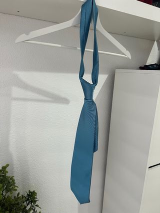 Corbata azul petróleo lisa clásica