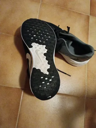 Tenis Nike Revolution Negro