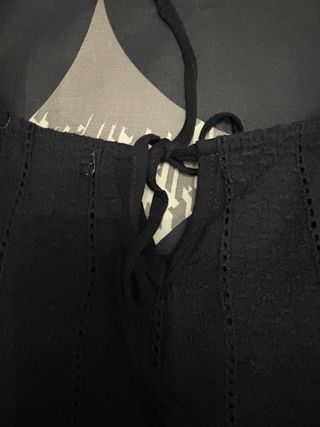 Blusa Socialite Negra con Volantes