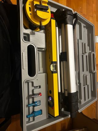 Nivel Láser Powerfix PLW 670 con Trípode