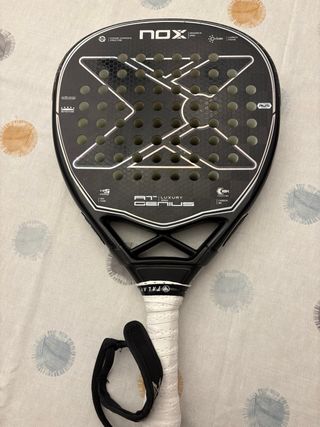 Pala Padel Nox AT. Luxury Genius