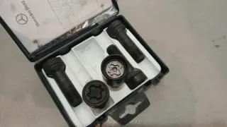 Tornillos Antirrobo Mercedes-Benz