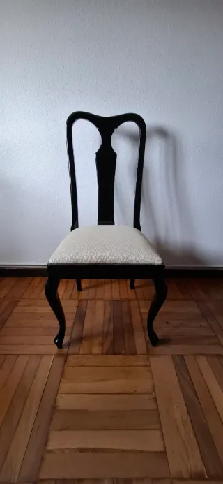 Silla de comedor negra y beige