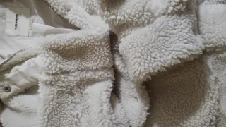 Chaqueta borreguillo Pull&Bear blanca