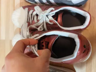 Lote 5 pares zapatillas Adidas y Puma