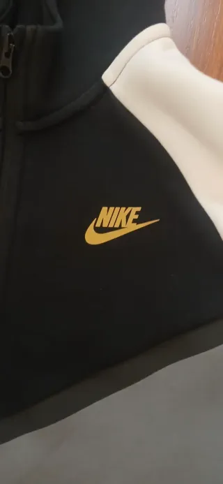 Sudadera Nike Tech Gris y Blanca talla L de niño