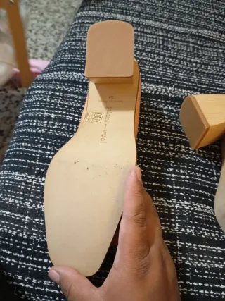 Zapatos de tacón color camel