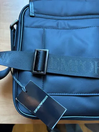 Bolso/ bandolera Emporio Armani Negra