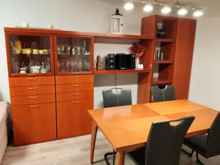Mueble comedor, mesa y 4 sillas madera