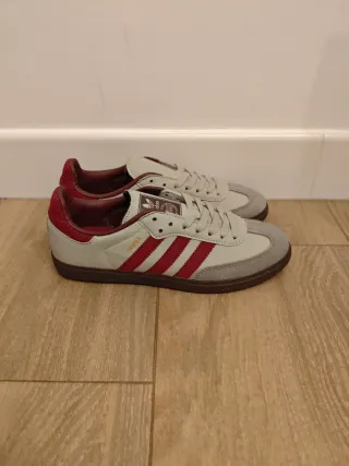 Zapatillas Adidas Beige y Rojo