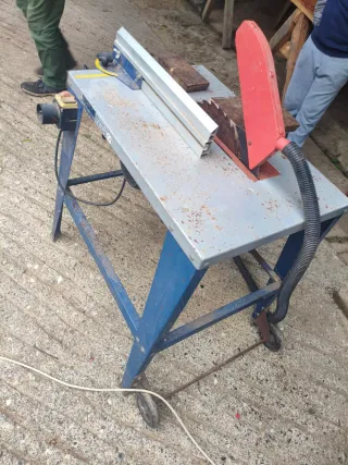 Mesa de corte circular para madera