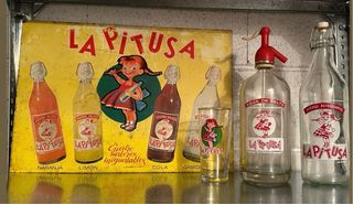 Cartel La Pitusa, vaso y sifón